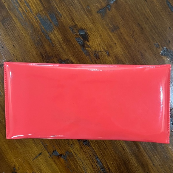 CORAL CLUTCH - HAND BAG - Picture 3 of 5